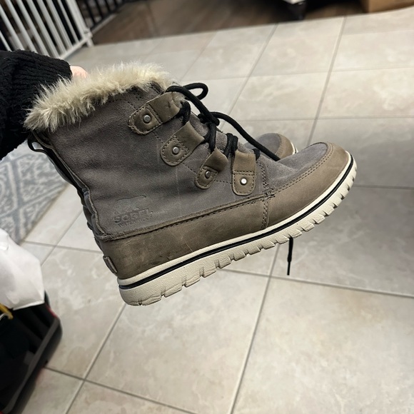 Sorel snow boots - Picture 2 of 5